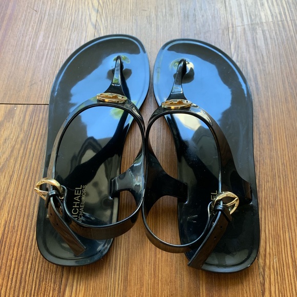 Michael Kors Sandals. Black size 6. - Picture 2 of 5